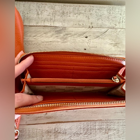 VGUC Michael Kors Crossbody Shoulder Handbag & Wallet - Picture 9 of 10